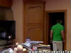 Cougar Mom have such a nice ass