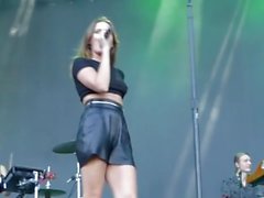 Tove Lo - Boobs Flash (normal speed and slow motion)